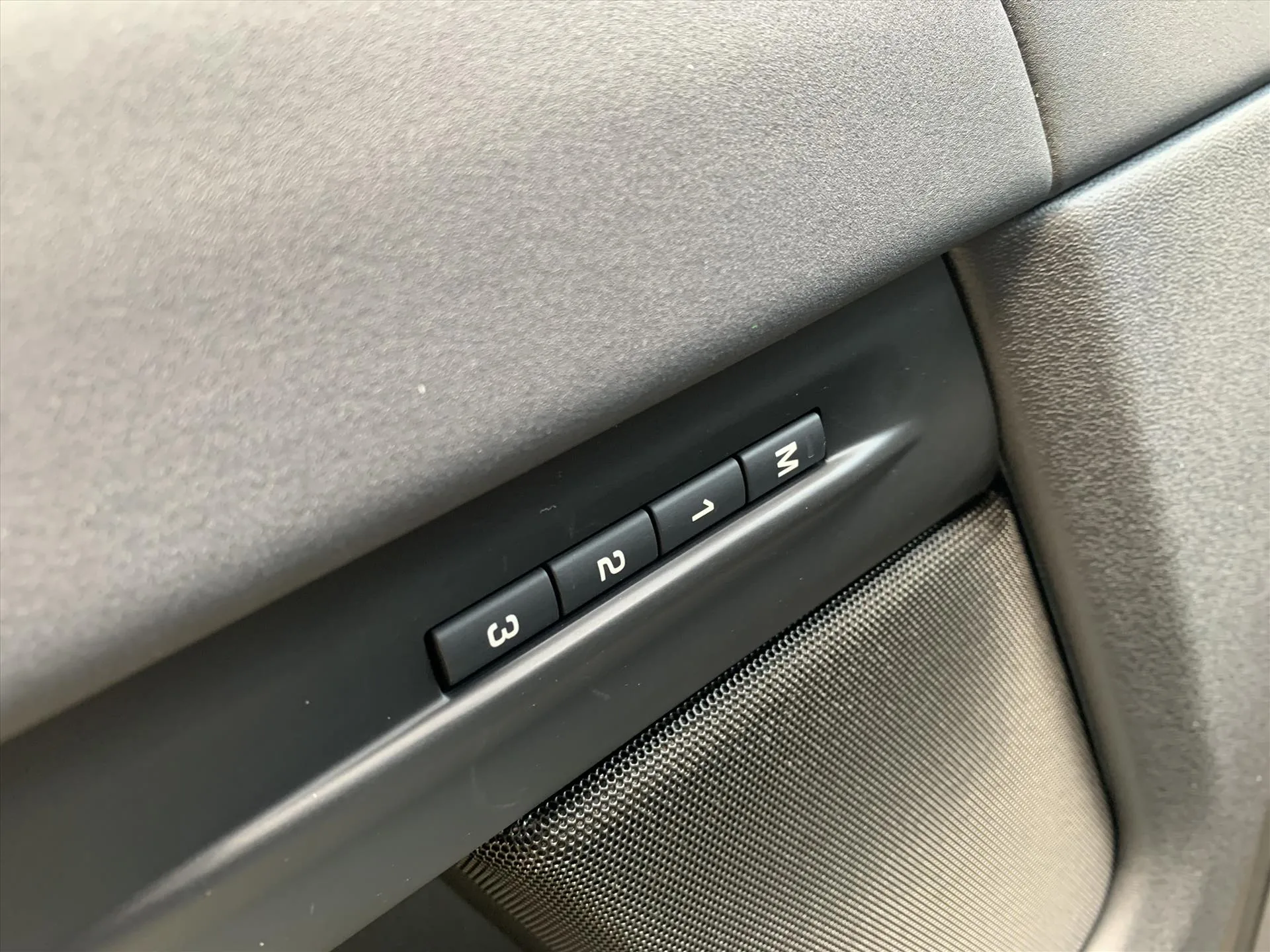 2025 Land Rover Range Rover Evoque, 10/30