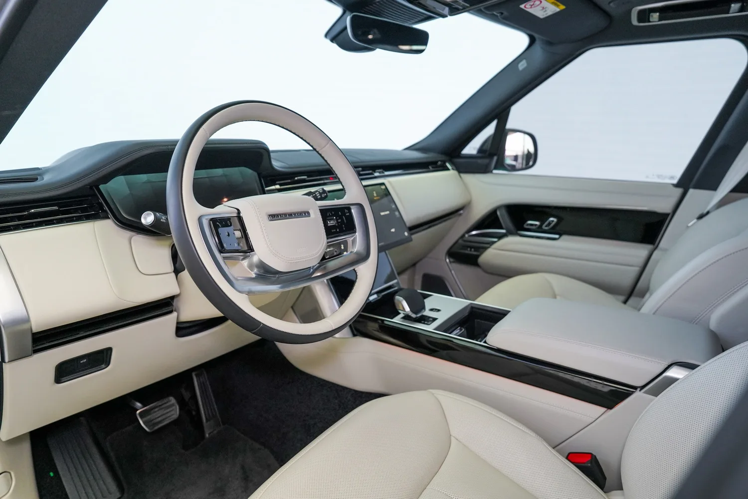 2025 Land Rover Range Rover, 2/13