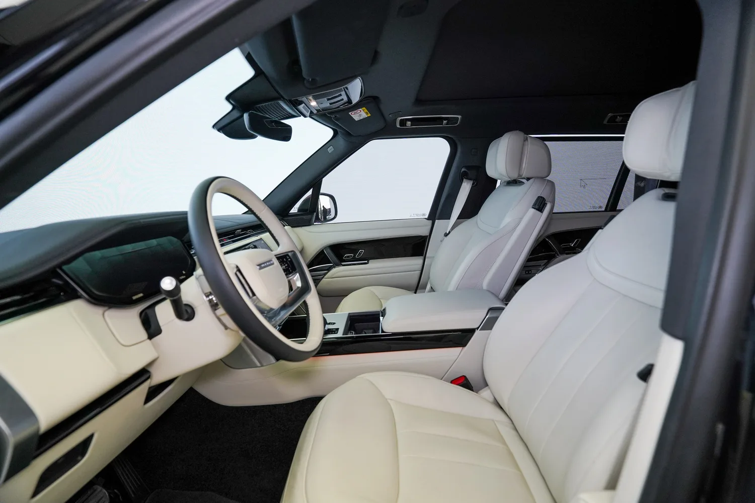 2025 Land Rover Range Rover, 3/13