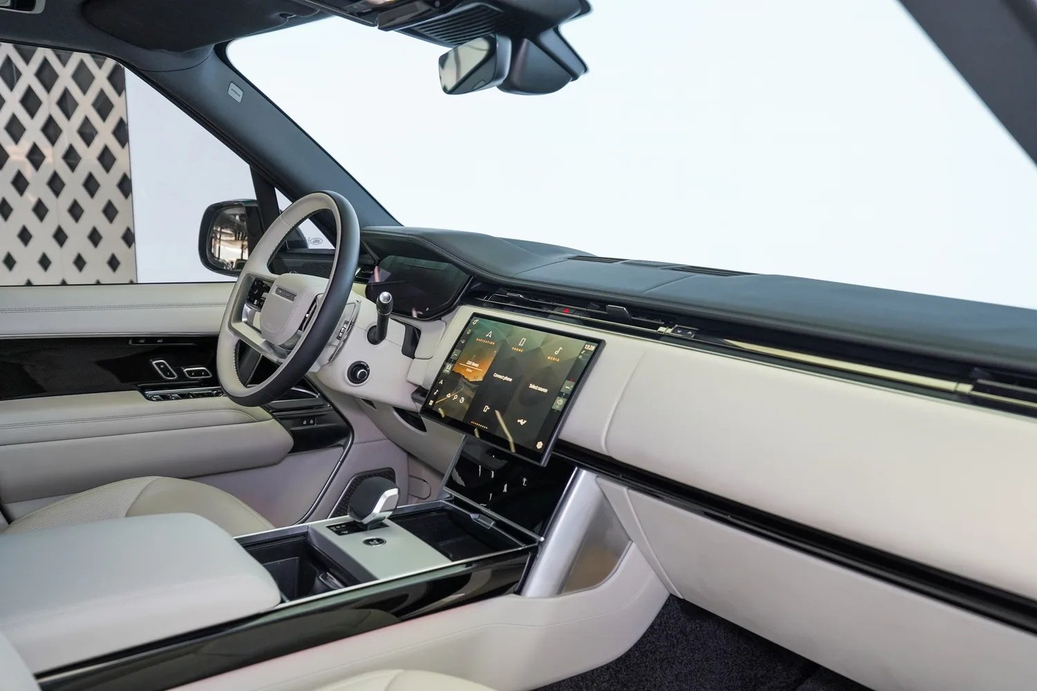 2025 Land Rover Range Rover, 8/13