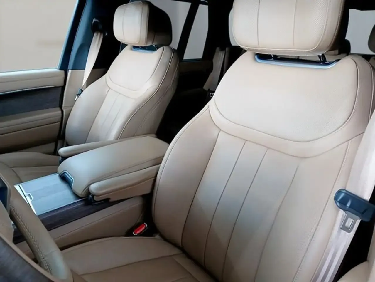 2025 Land Rover Range Rover P460e, 16/22