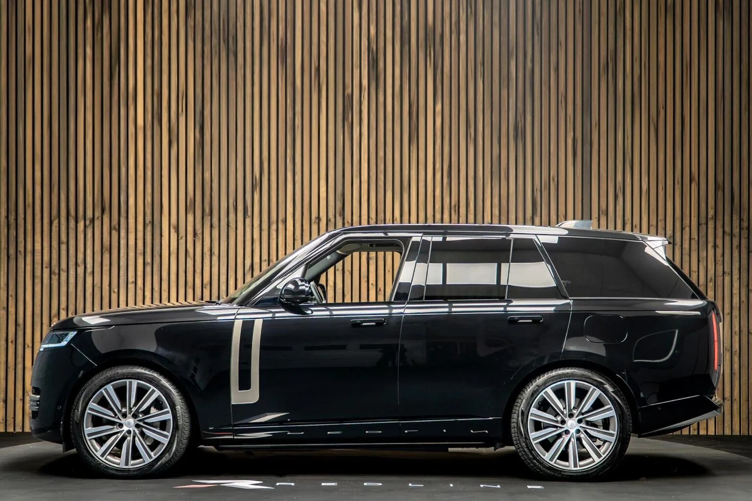 2025 Land Rover Range Rover P460e HSE, 7/30