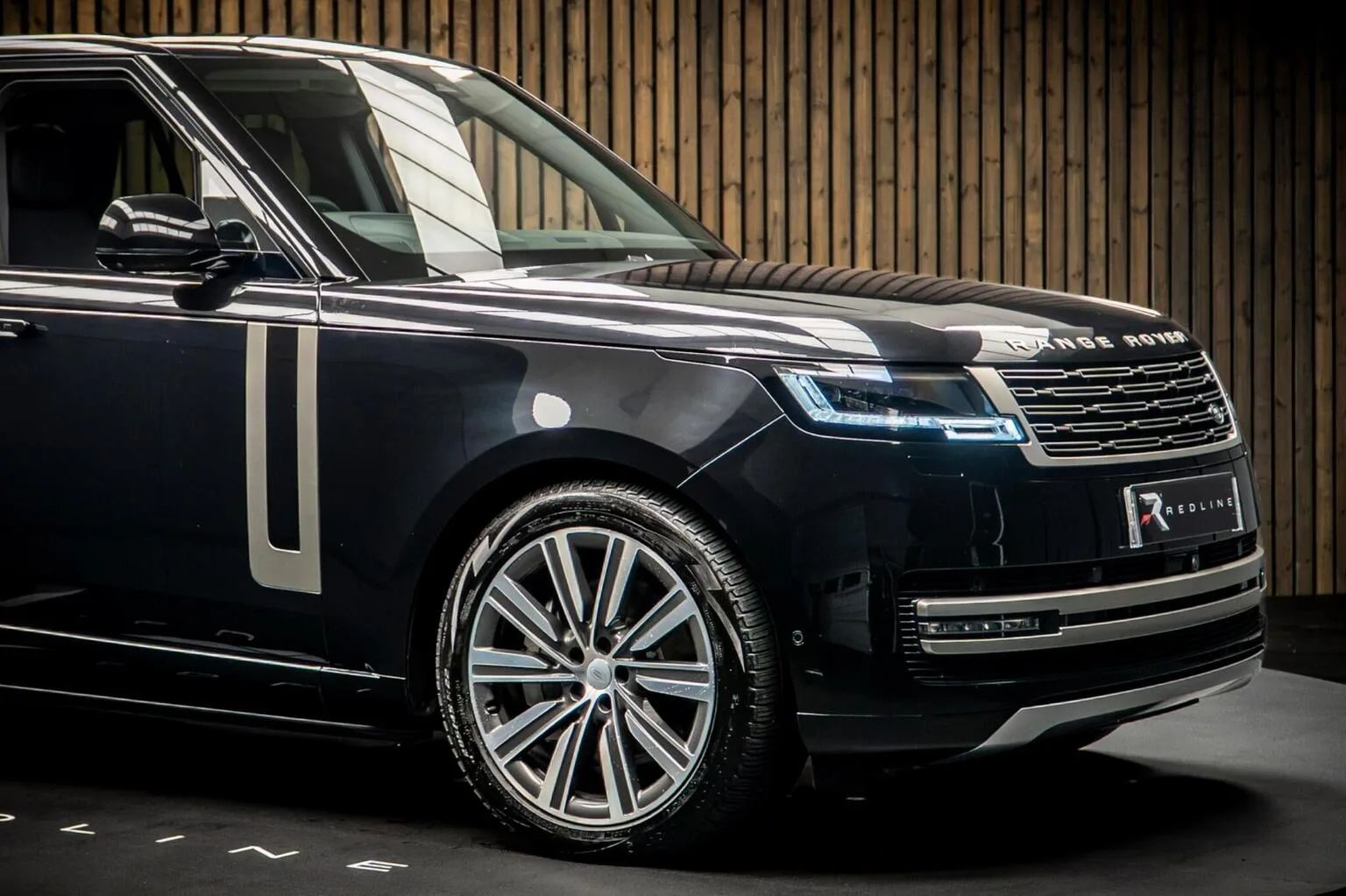 2025 Land Rover Range Rover P460e HSE, 9/30