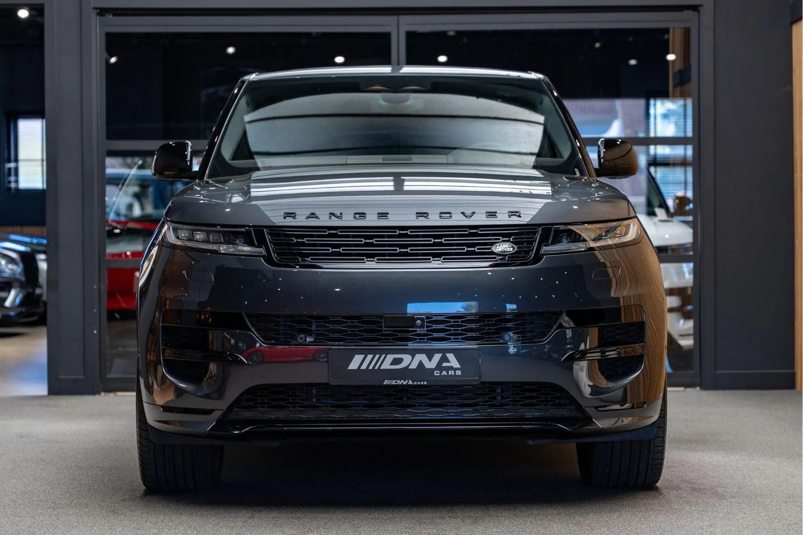 2025 Land Rover Range Rover Sport P460e Dynamic HSE, 2/30