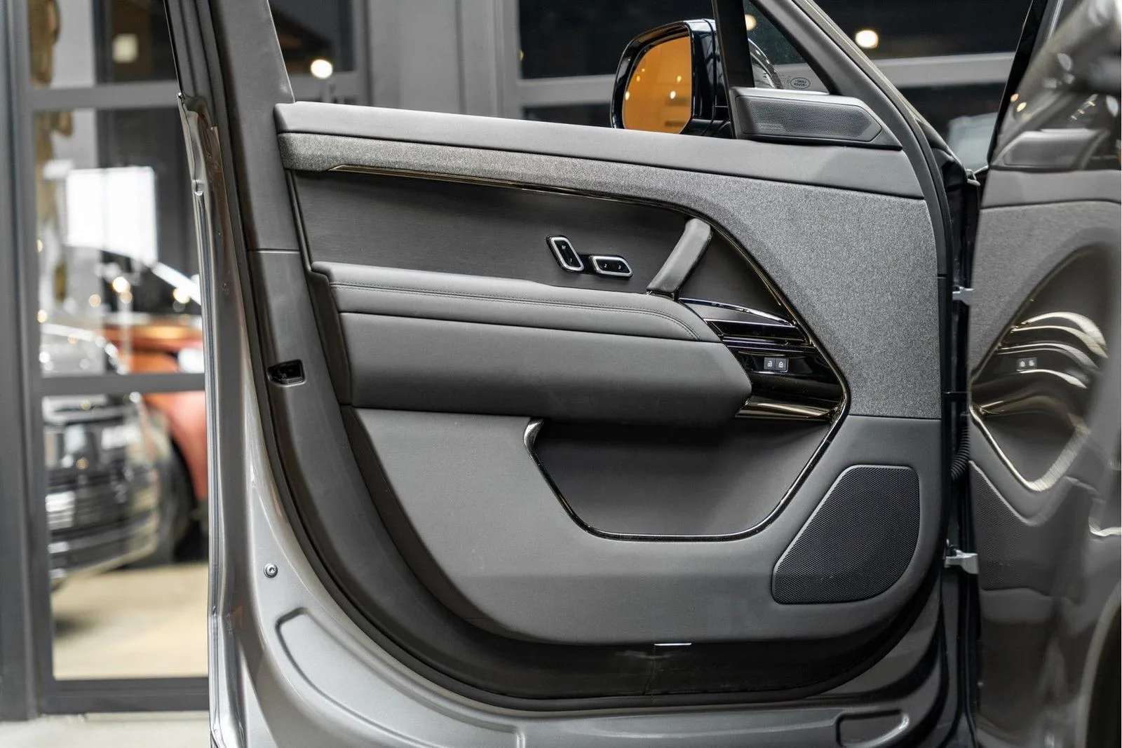 2025 Land Rover Range Rover Sport P550e Autobiography, 30/30