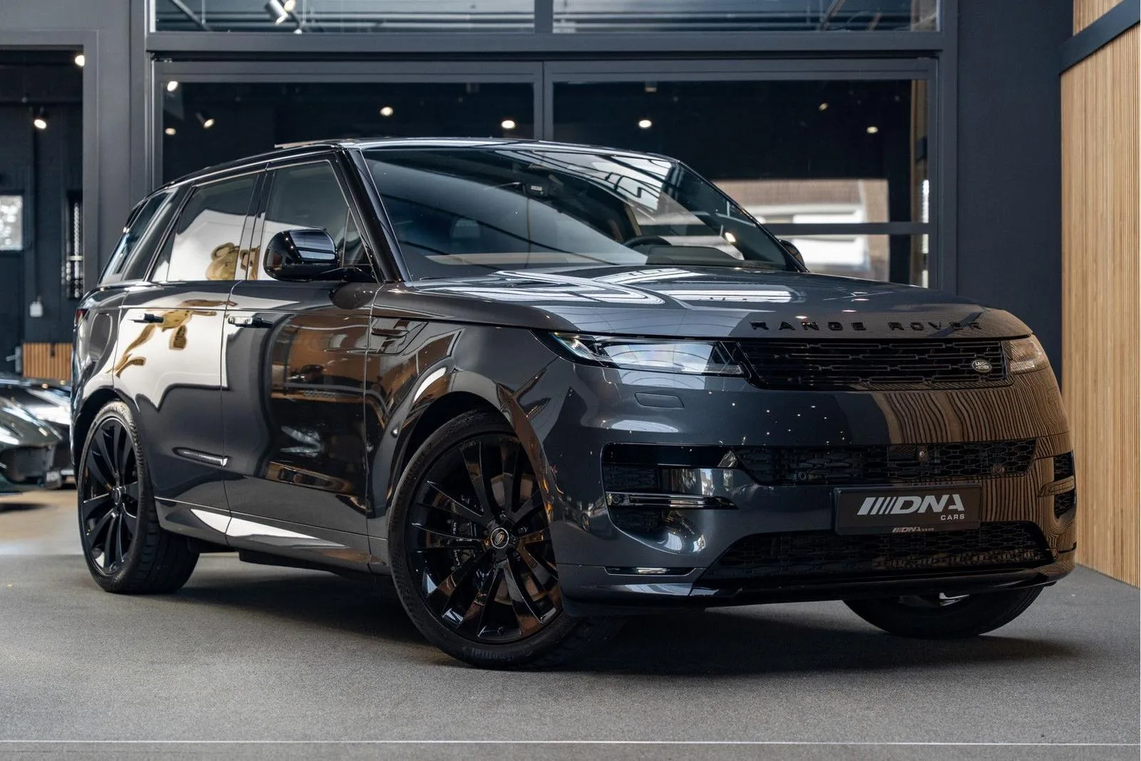 2025 Land Rover Range Rover Sport P460e Dynamic SE angeboten von einem Fachhändler in Naarden, Niederlande, Hauptfoto