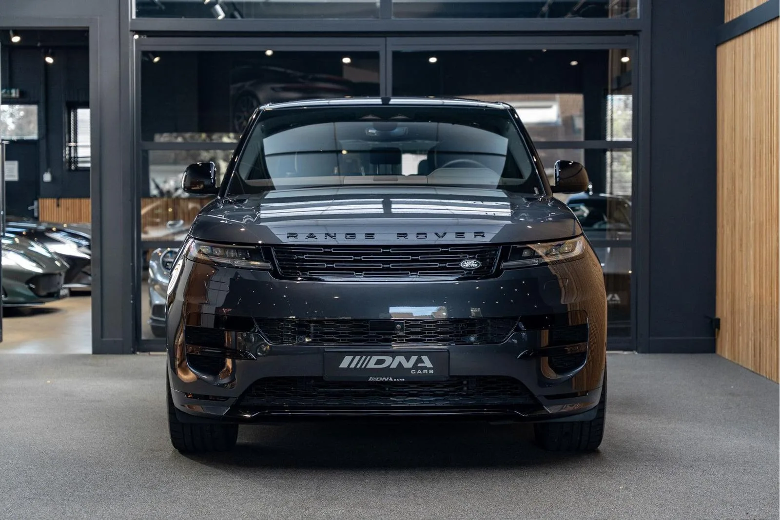 2025 Land Rover Range Rover Sport P460e Dynamic SE, 2/30