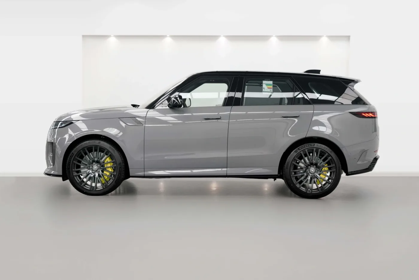 2025 Land Rover Range Rover Sport SV offered by a specialist dealer in Dubai, United Arab Emirates, photo 3 of 10