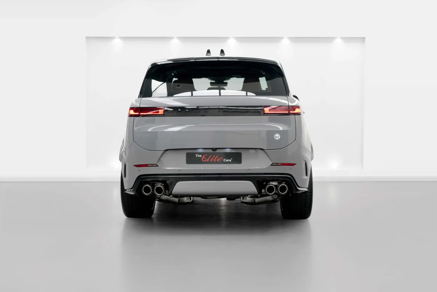2025 Land Rover Range Rover Sport SV offered by a specialist dealer in Dubai, United Arab Emirates, photo 4 of 10