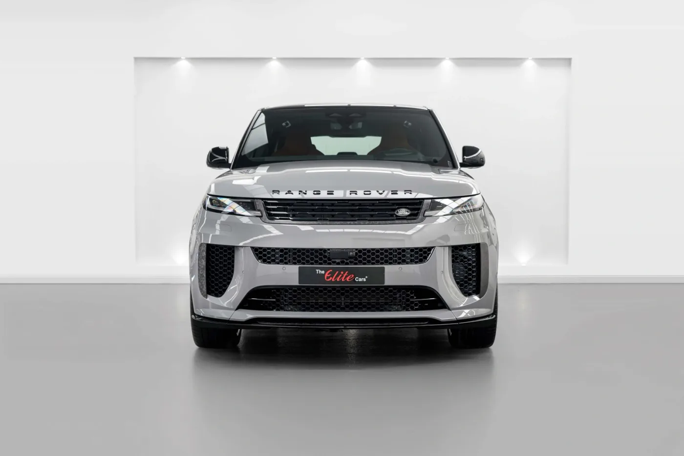 2025 Land Rover Range Rover Sport SV offered by a specialist dealer in Dubai, United Arab Emirates, photo 6 of 10