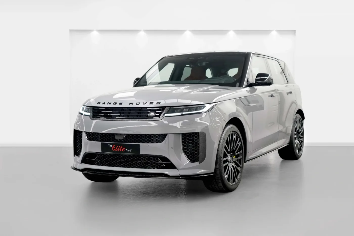 2025 Land Rover Range Rover Sport SV offered by a specialist dealer in Dubai, United Arab Emirates, photo 8 of 10