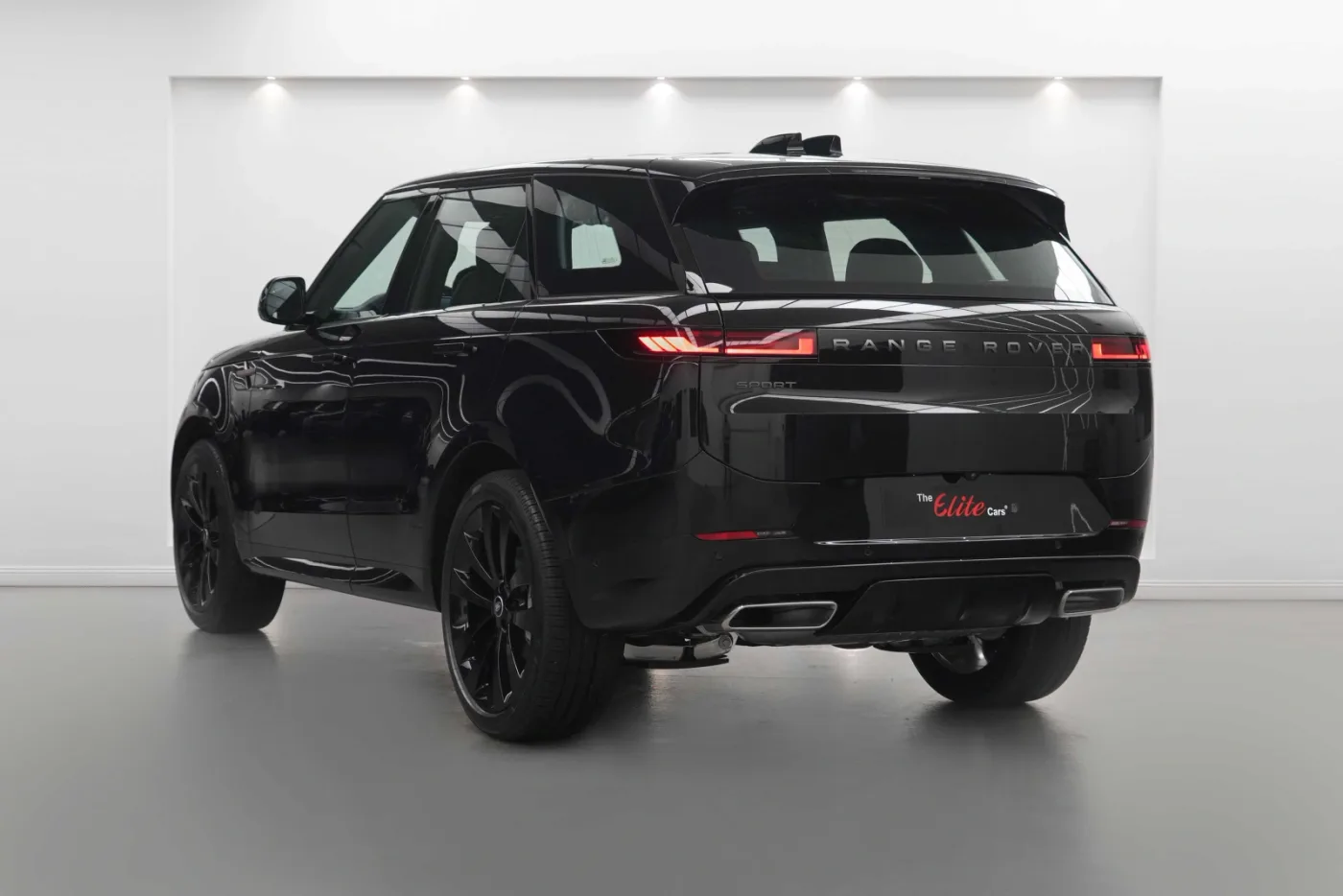2025 Land Rover Range Rover Sport P400, HSE Dynamic angeboten von einem Fachhändler in Dubai, Vereinigte Arabische Emirate, Foto 3 von 10