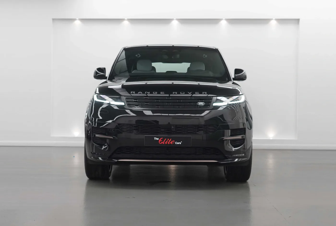 2025 Land Rover Range Rover Sport P400, HSE Dynamic angeboten von einem Fachhändler in Dubai, Vereinigte Arabische Emirate, Foto 5 von 10
