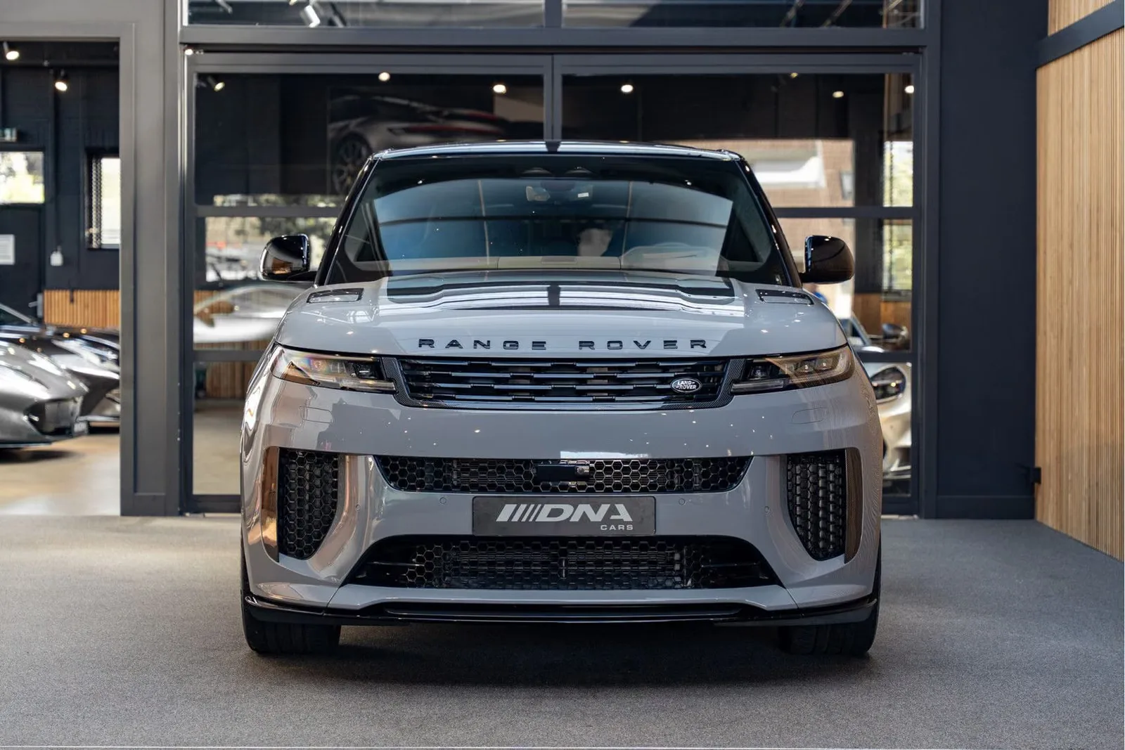 2025 Land Rover Range Rover Sport SV P635 Carbon, 9/30