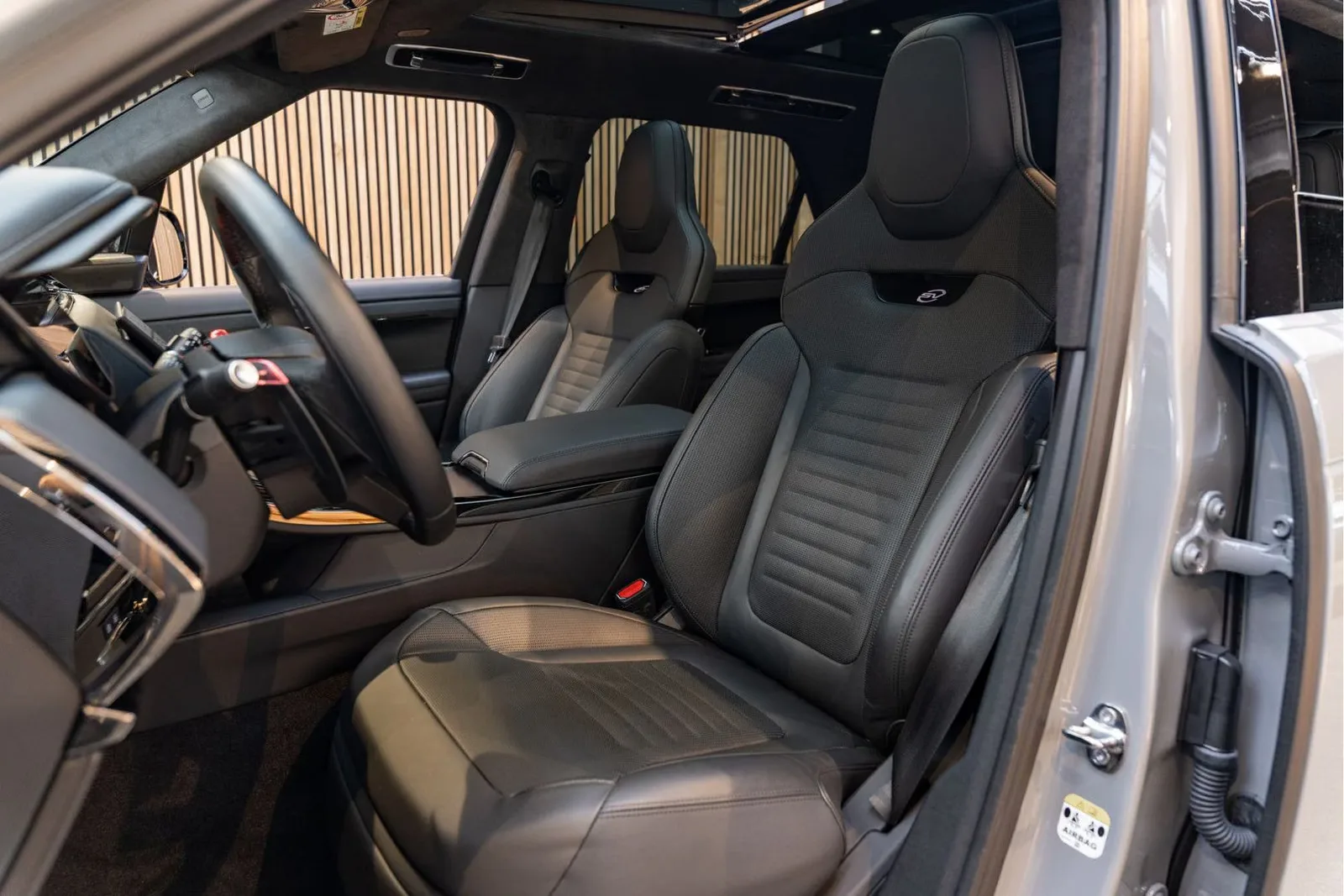 2025 Land Rover Range Rover Sport SV P635 Carbon, 19/30