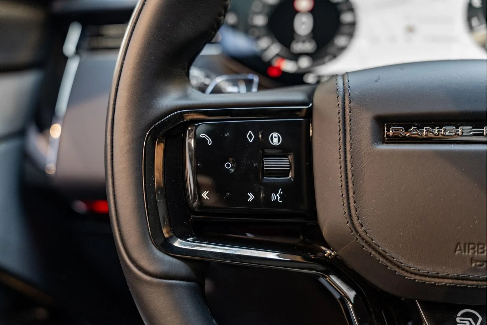 2025 Land Rover Range Rover Sport SV P635 Carbon, 29/30