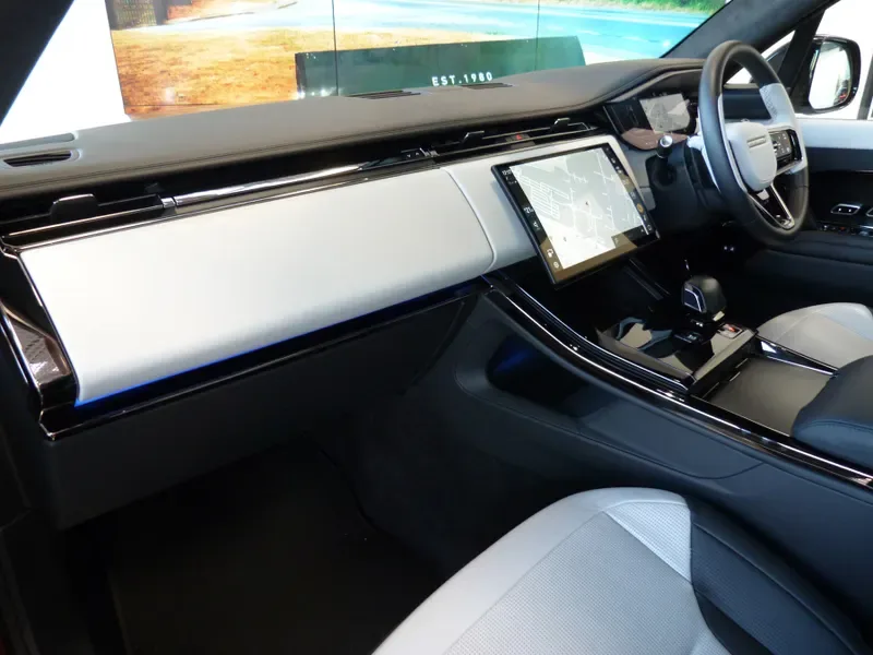 2025 Land Rover Range Rover Sport SV, 3/28