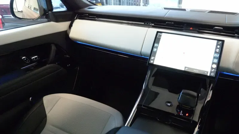2025 Land Rover Range Rover Sport SV, 27/28