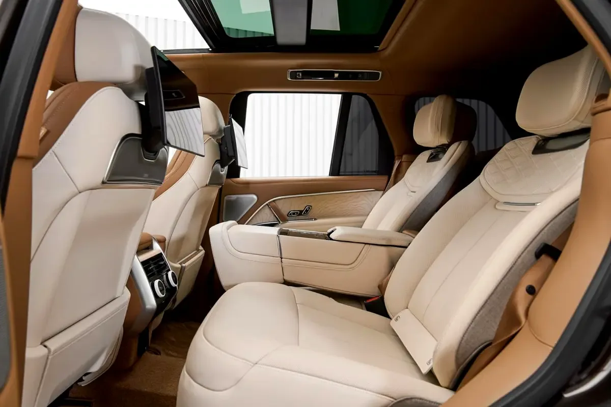 2025 Land Rover Range Rover SV P615, 11/11