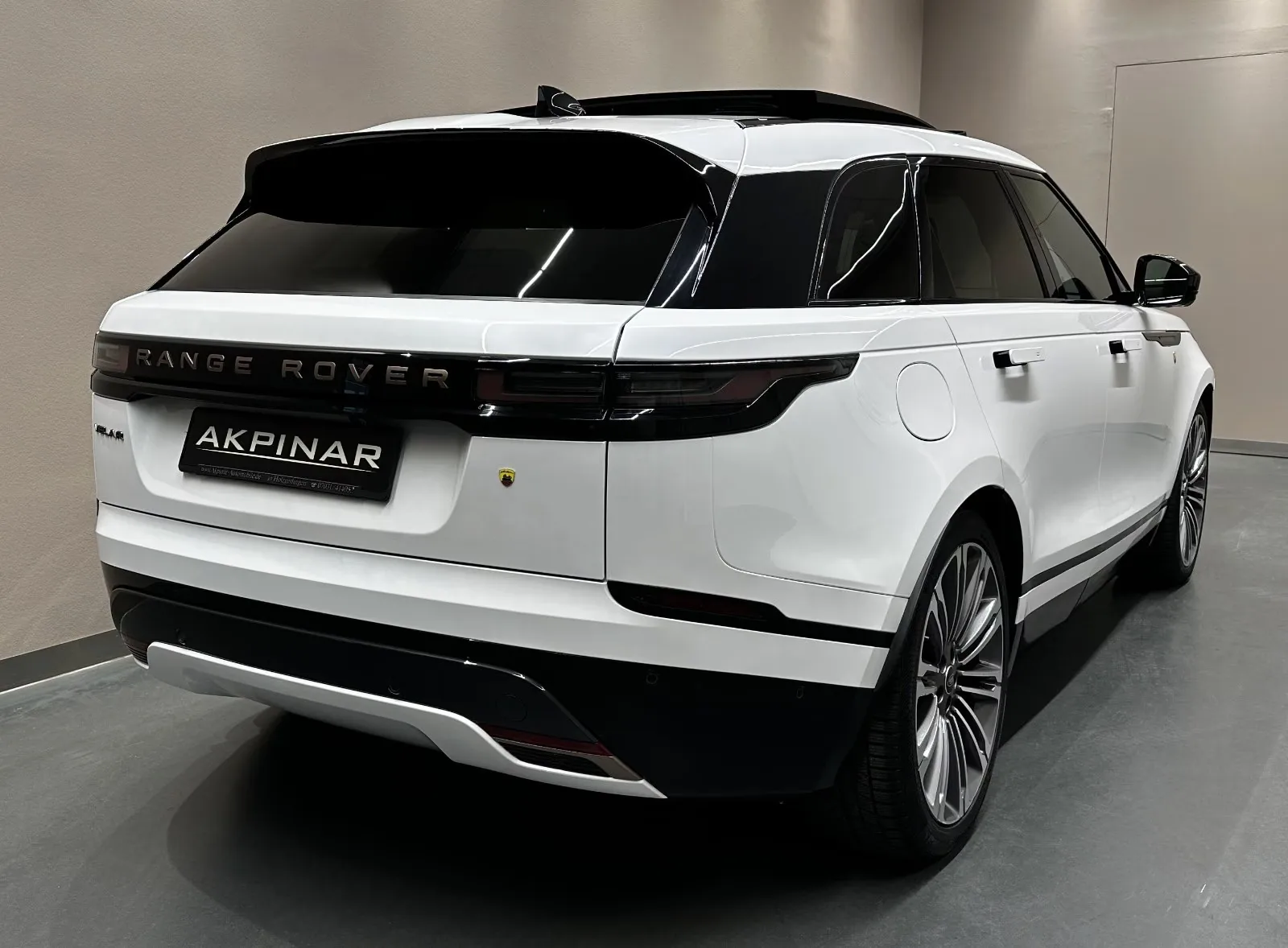 2025 Land Rover Range Rover Velar Autobiography, 8/28