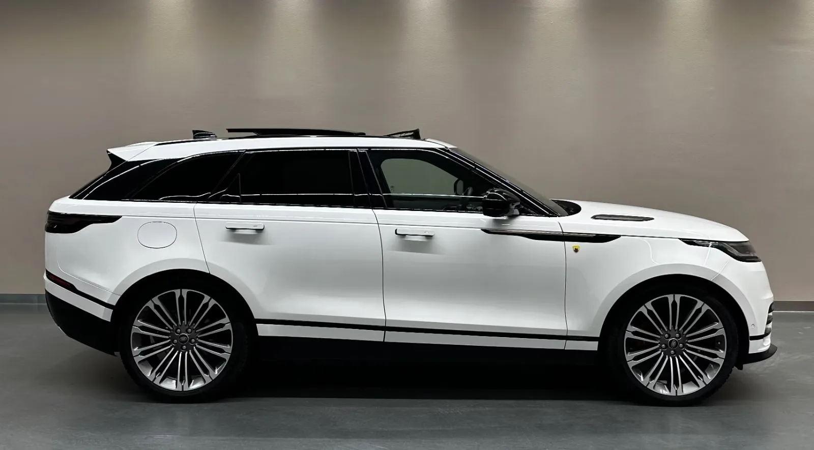 2025 Land Rover Range Rover Velar Autobiography, 9/28
