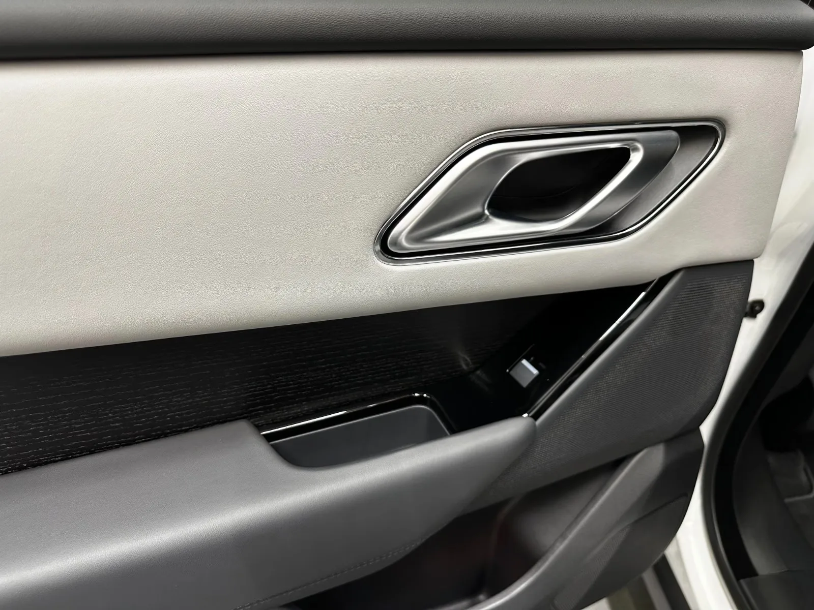 2025 Land Rover Range Rover Velar Autobiography, 16/28