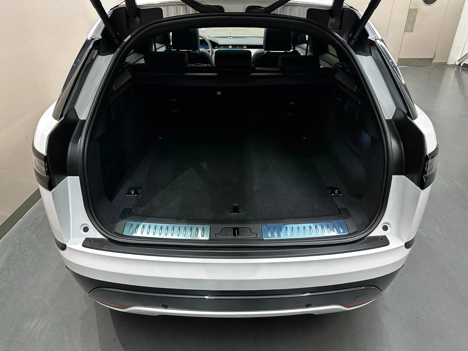 2025 Land Rover Range Rover Velar Autobiography, 17/28