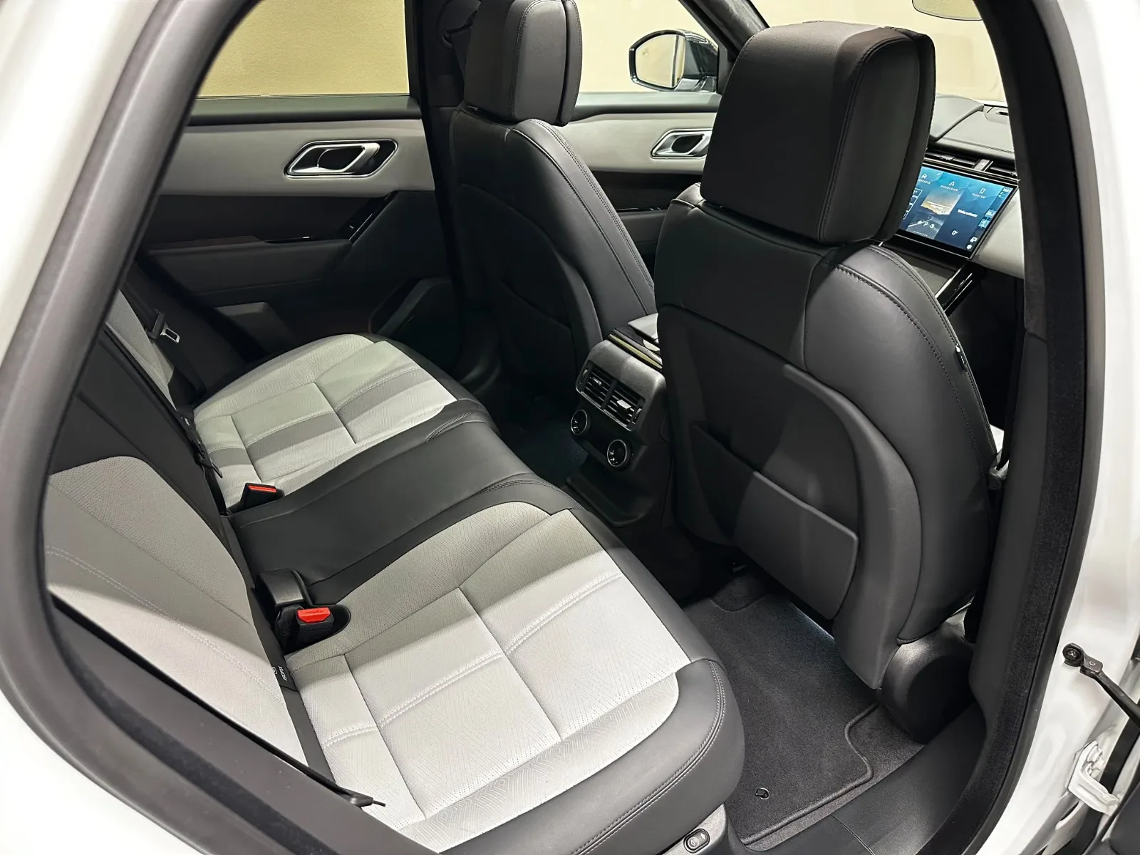 2025 Land Rover Range Rover Velar Autobiography, 19/28