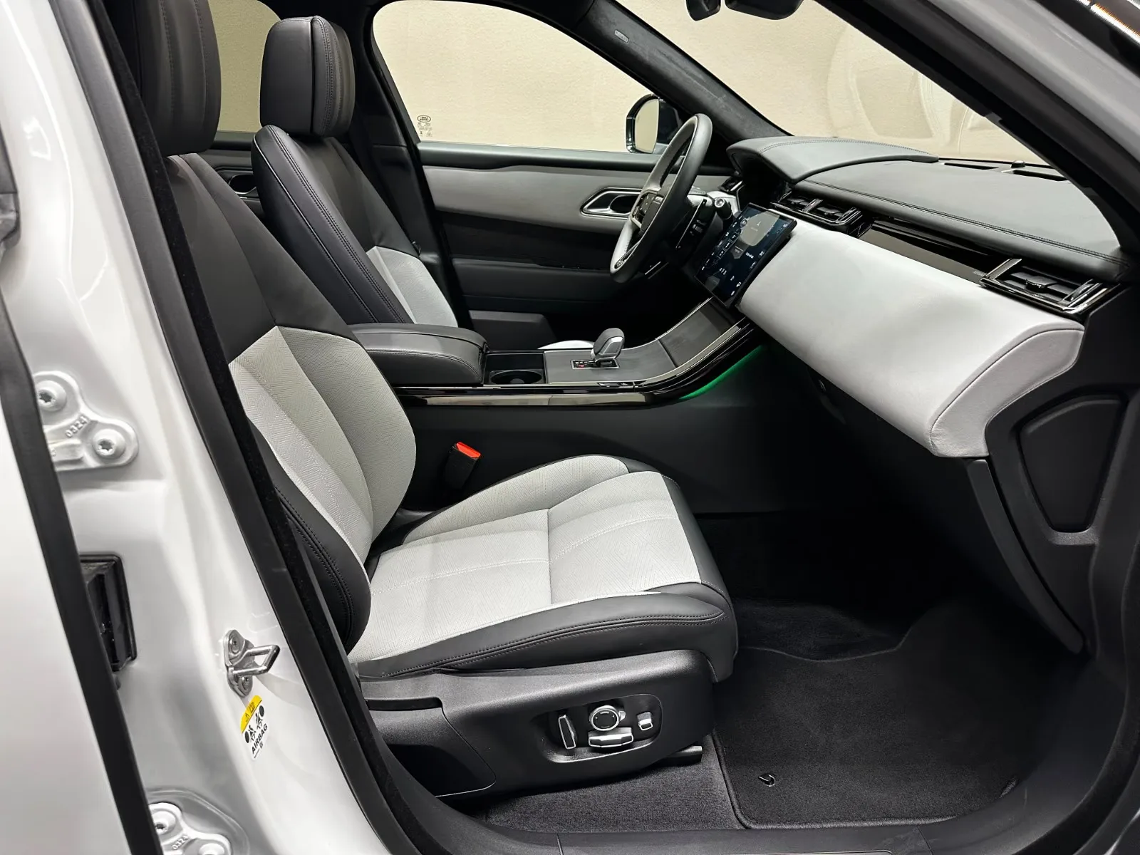 2025 Land Rover Range Rover Velar Autobiography, 24/28