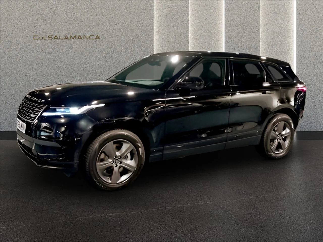2025 Land Rover Range Rover Velar angeboten von einem Fachhändler in Madrid, Hauptfoto
