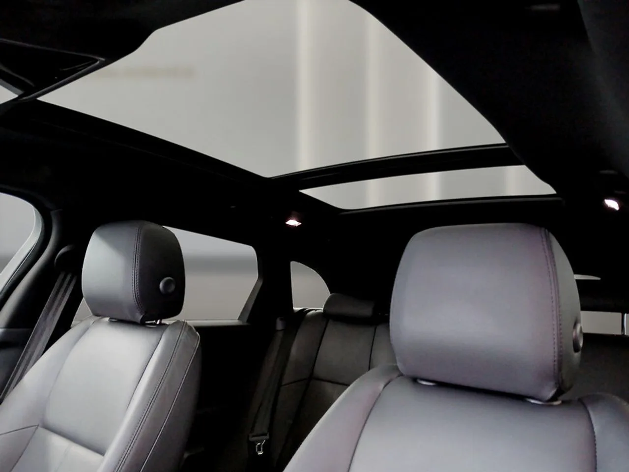 2025 Land Rover Range Rover Velar, 20/22