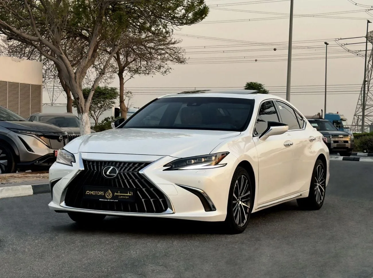2025 Lexus ES350 offered by a specialist dealer in Dubai, United Arab Emirates, main photo