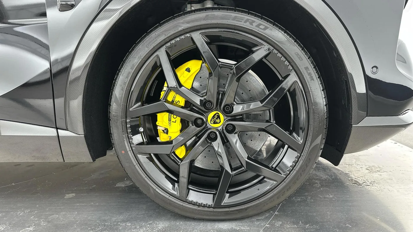 2025 Lotus Eletre R offered by a franchised dealer group in Hatfield, United Kingdom, photo 9 of 25