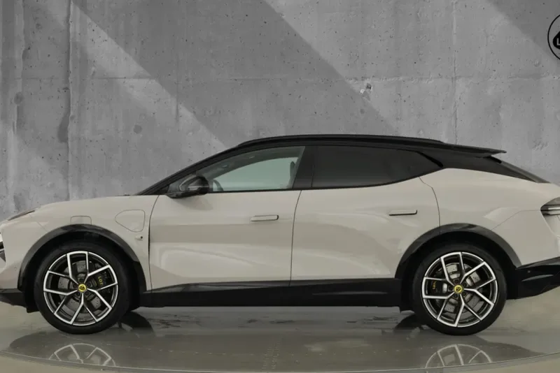 2025 Lotus Eletre S, 7/30