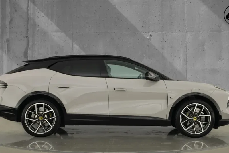 2025 Lotus Eletre S, 3/30