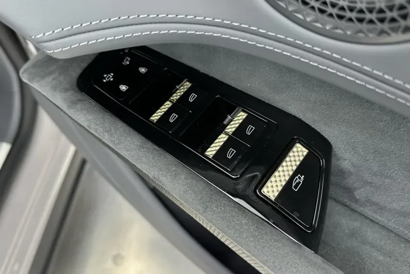 2025 Lotus Eletre S, 18/30