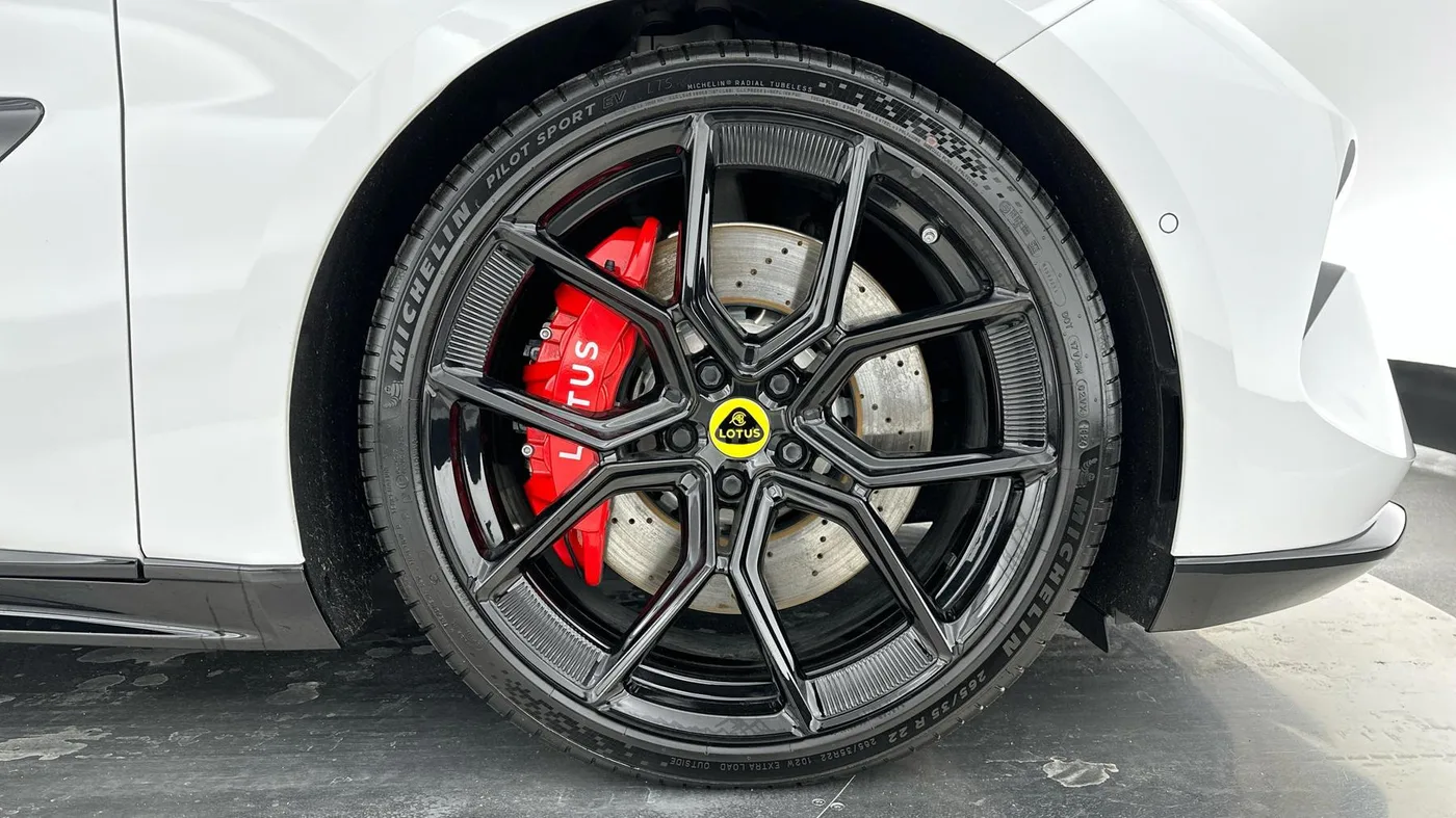 2025 Lotus Emeya S angeboten von einer Vertragshändlergruppe in Hatfield, Vereinigtes Königreich, Foto 9 von 25