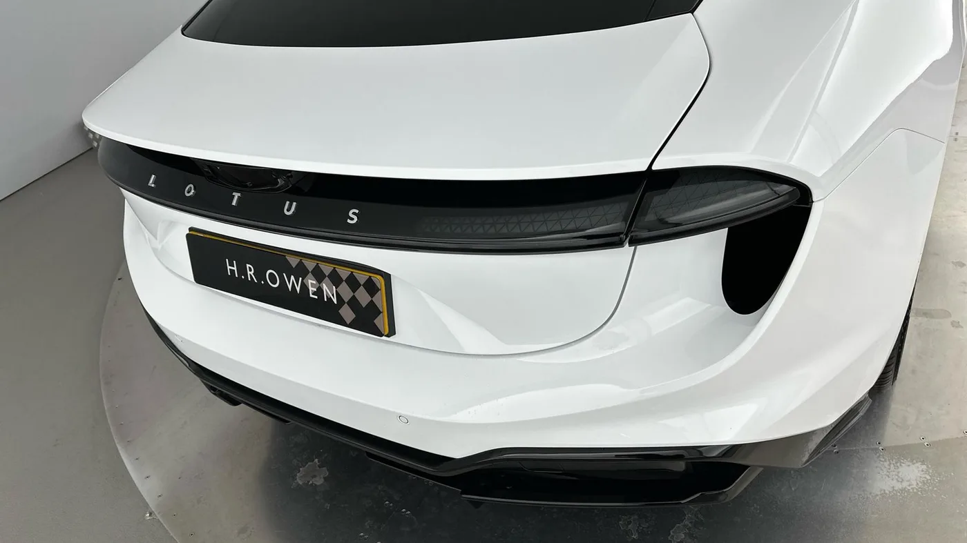 2025 Lotus Emeya S angeboten von einer Vertragshändlergruppe in Hatfield, Vereinigtes Königreich, Foto 10 von 25