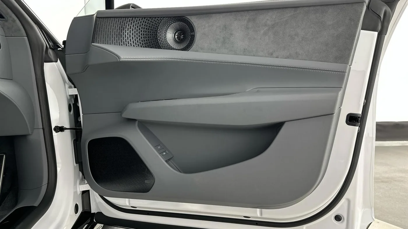 2025 Lotus Emeya S angeboten von einer Vertragshändlergruppe in Hatfield, Vereinigtes Königreich, Foto 12 von 25