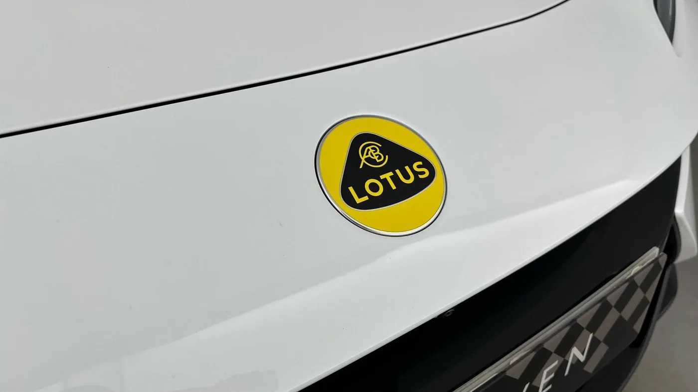 2025 Lotus Emeya S angeboten von einer Vertragshändlergruppe in Hatfield, Vereinigtes Königreich, Foto 24 von 25