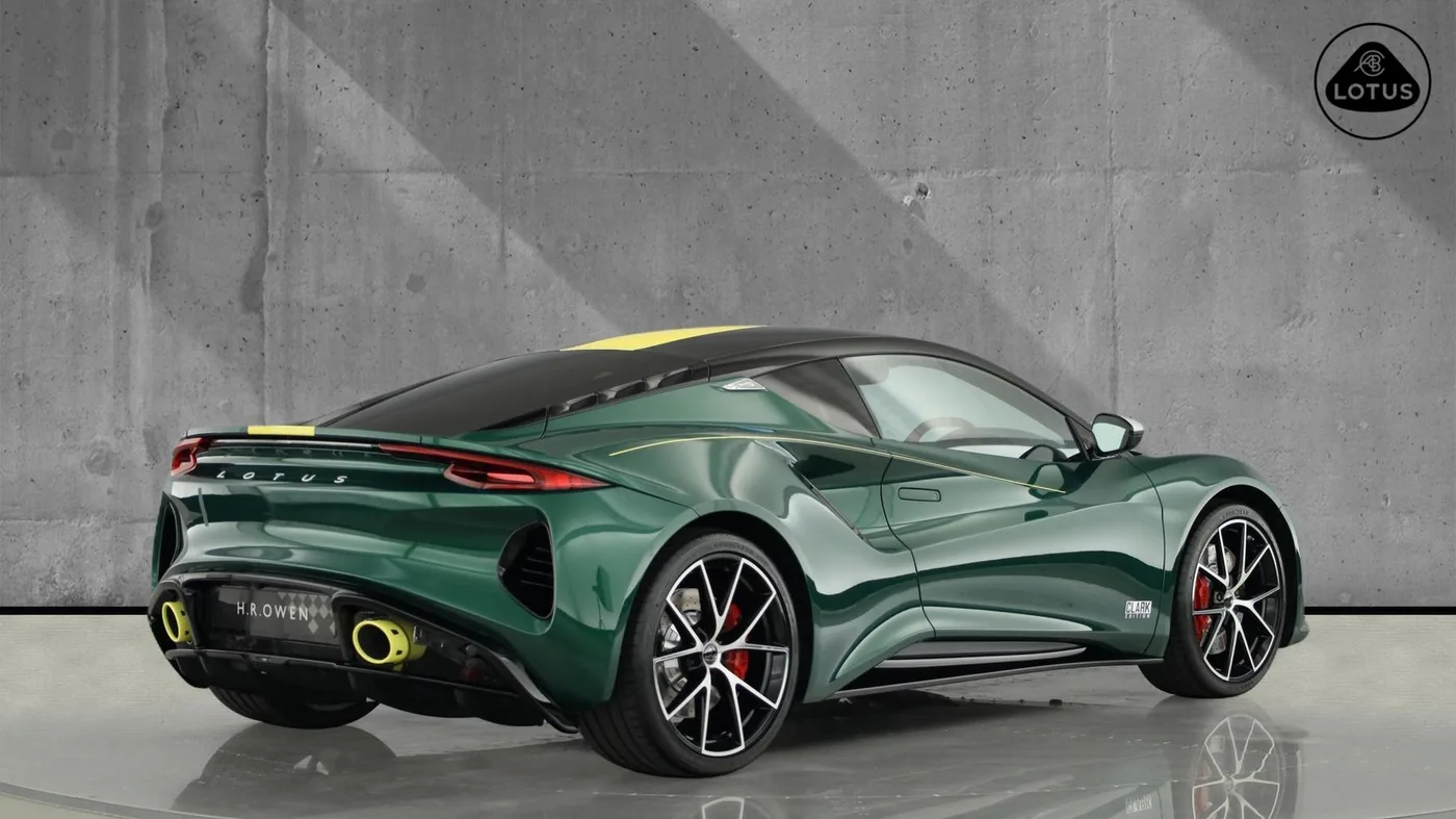 2025 Lotus Emira proposée par un groupe de concessions agréées à Manchester, Royaume-Uni, photo 14 sur 25