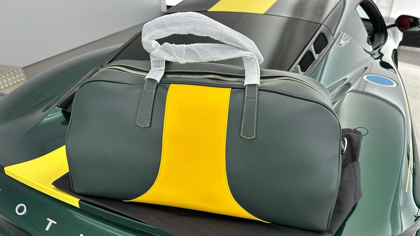 2025 Lotus Emira proposée par un groupe de concessions agréées à Manchester, Royaume-Uni, photo 17 sur 25