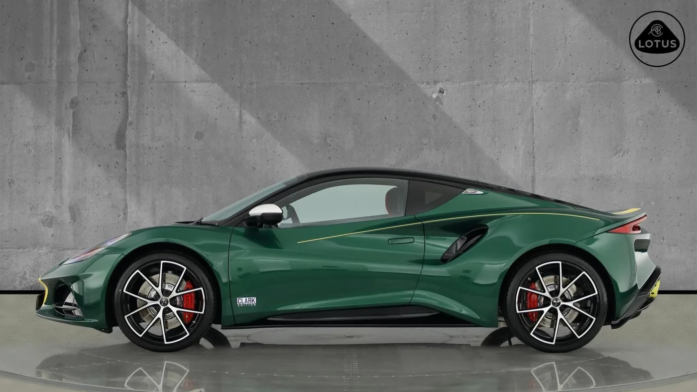 2025 Lotus Emira proposée par un groupe de concessions agréées à Manchester, Royaume-Uni, photo 18 sur 25