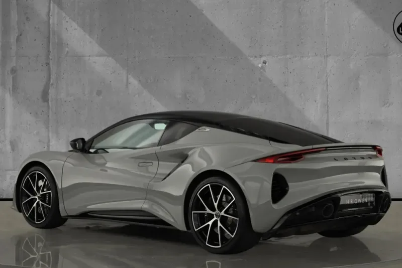 2025 Lotus Emira Turbo SE, 3/30