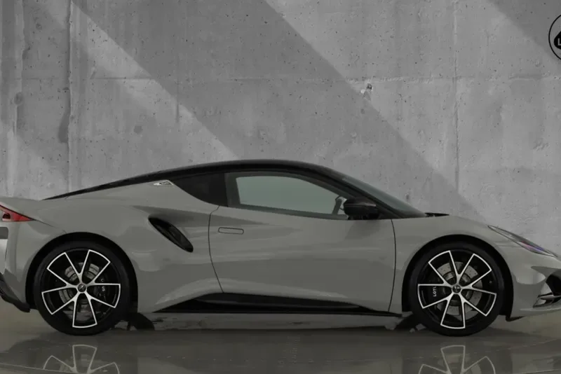 2025 Lotus Emira Turbo SE, 4/30