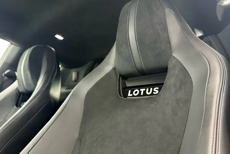 2025 Lotus Emira Turbo SE, 11/30
