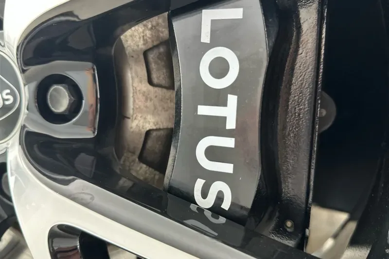 2025 Lotus Emira Turbo SE, 15/30