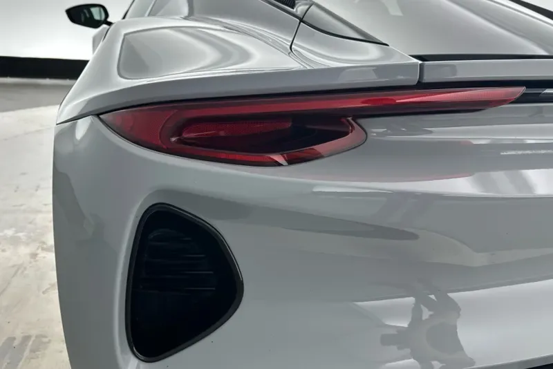 2025 Lotus Emira Turbo SE, 17/30