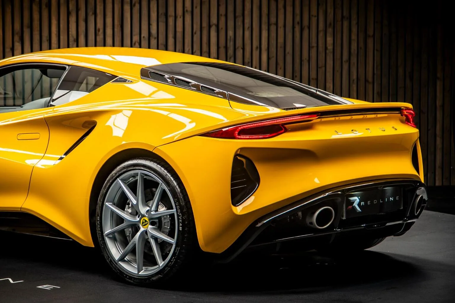 2025 Lotus Emira V6 First Edition, 16/30