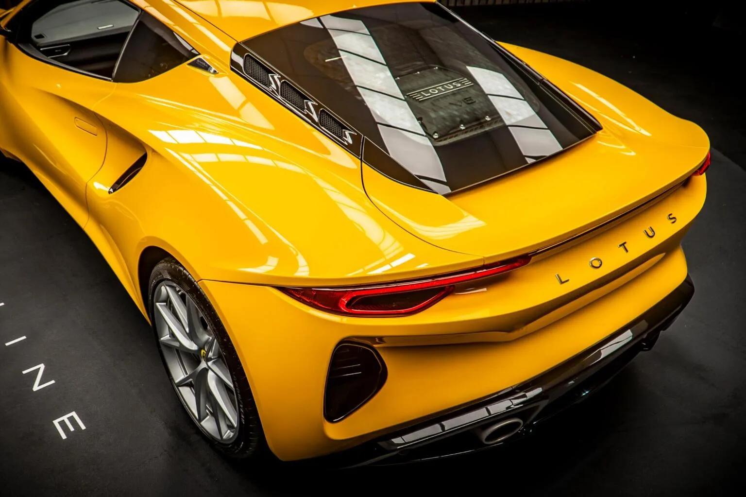 2025 Lotus Emira V6 First Edition, 18/30